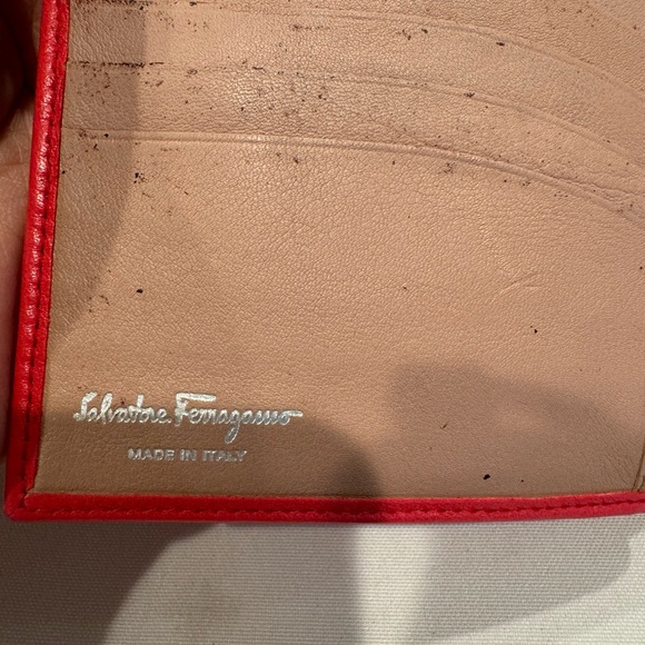 Authentic Salvatore Ferragamo wallet - Picture 9 of 13
